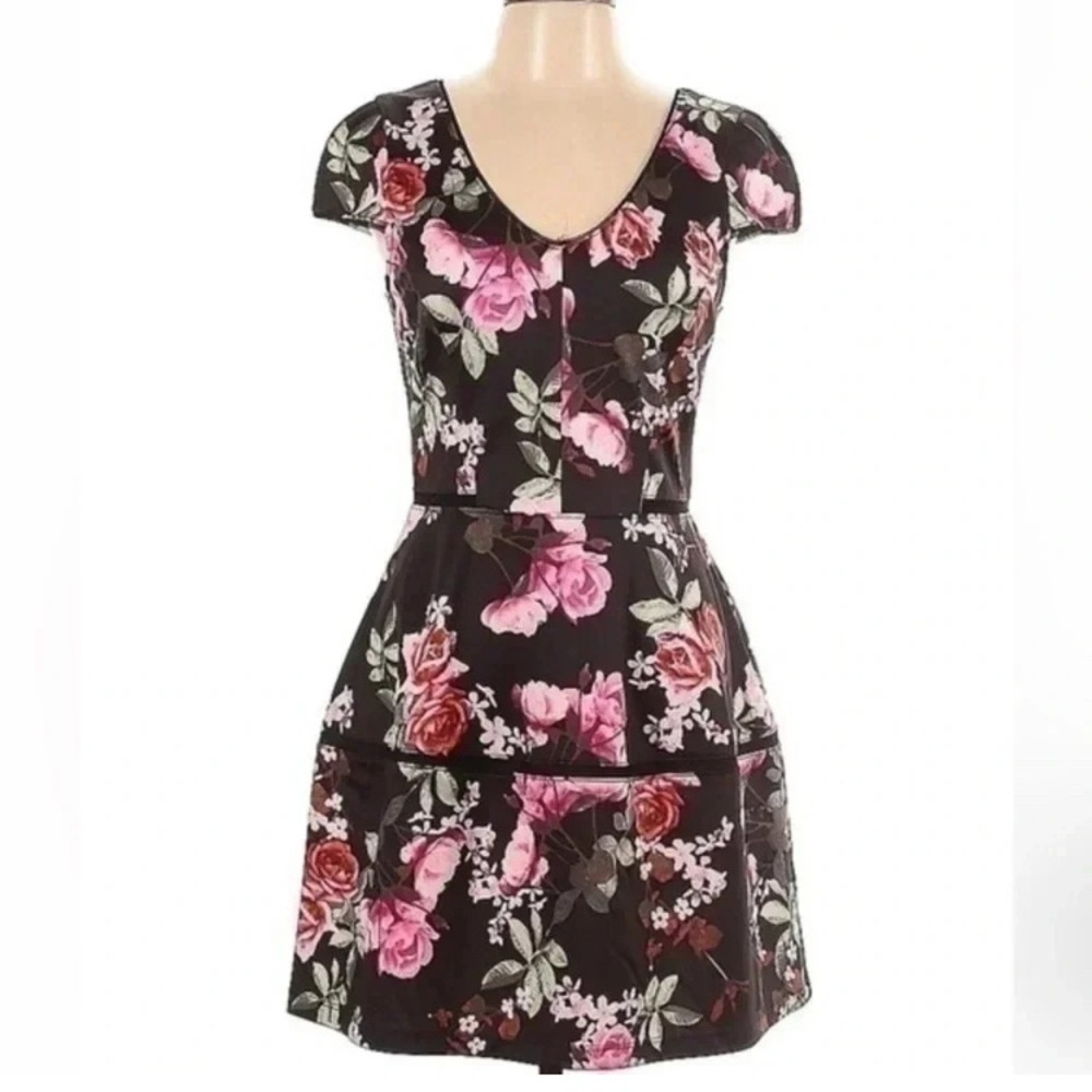 Anthropologie | Yoana Baraschi | Floral Black V-Neck Cap Sleeve Dress Size 10